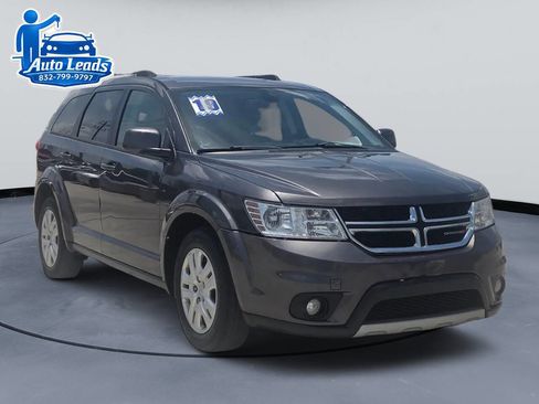 Used 2019 Dodge Journey SE FWD image 2