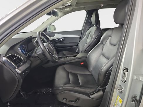 Used 2017 Volvo XC90 T6 Momentum w/ Vision Package AWD/4WD image 18