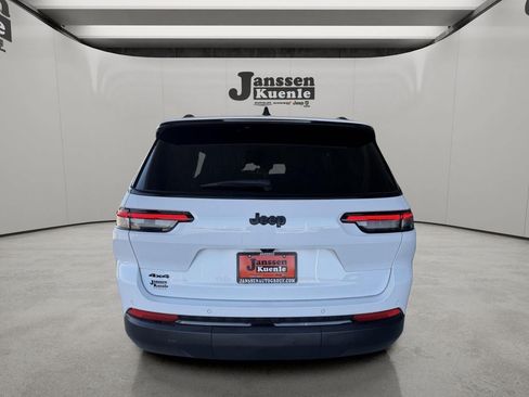 Used 2025 Jeep Grand Cherokee L Laredo AWD/4WD image 2