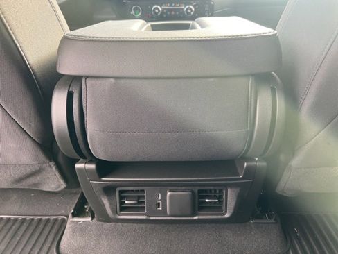 Used 2024 GMC Sierra 1500 Elevation image 17