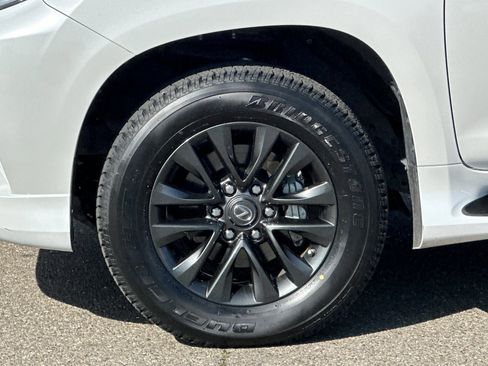 Used 2020 Lexus GX 460 Premium w/ Premium Package image 27