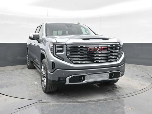 Used 2025 GMC Sierra 1500 Denali w/ Denali Reserve Package AWD/4WD image 5