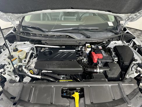 Used 2023 Nissan Rogue SV w/ SV Premium Package image 35