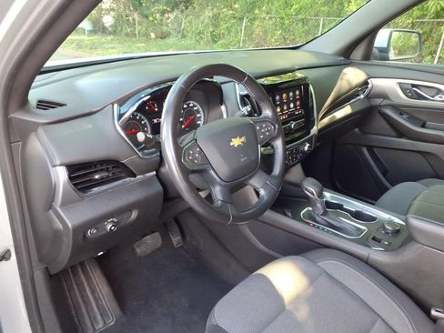 Certified 2022 Chevrolet Traverse LT FWD image 8