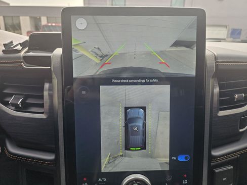 Used 2022 Ford Expedition Platinum image 28