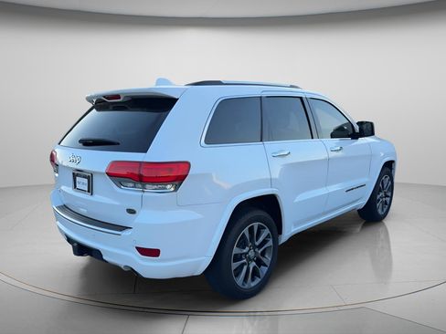 Used 2017 Jeep Grand Cherokee Overland AWD/4WD image 6
