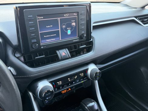 Used 2022 Toyota RAV4 XLE image 15