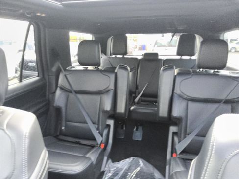 New 2026 Ford Expedition Platinum AWD/4WD image 16
