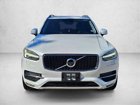 Used 2017 Volvo XC90 T6 Momentum w/ Vision Package image 2
