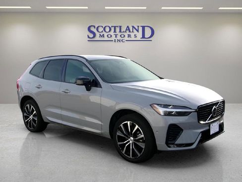 Used 2025 Volvo XC60 B5 Plus image 4
