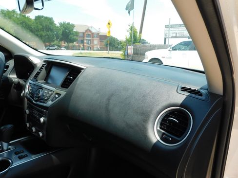 Used 2018 Nissan Pathfinder SL image 20