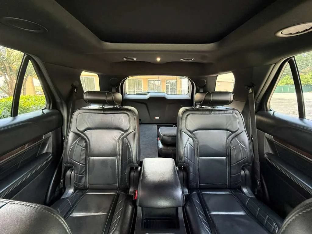 Used 2018 Ford Explorer Platinum AWD/4WD image 13