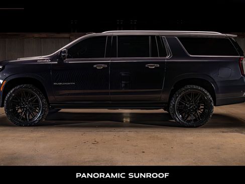 Used 2025 Chevrolet Suburban High Country AWD/4WD image 6