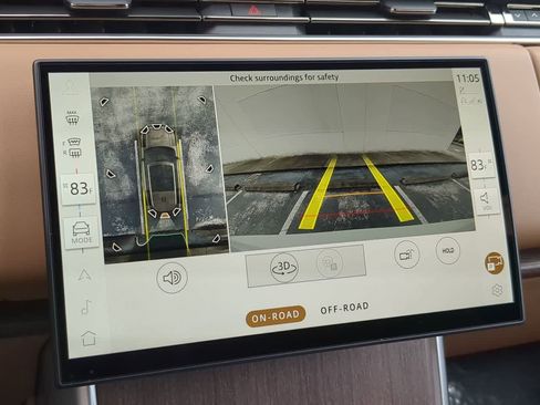 Used 2025 Land Rover Range Rover Long Wheelbase SE image 31