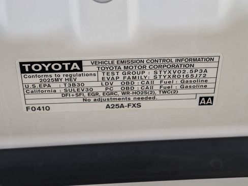 Used 2025 Toyota Camry SE FWD image 27
