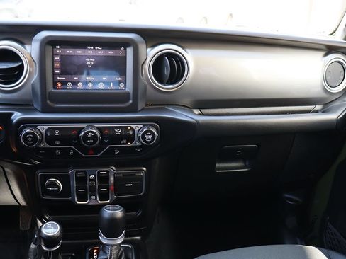 Used 2020 Jeep Wrangler Unlimited Sahara AWD/4WD image 44