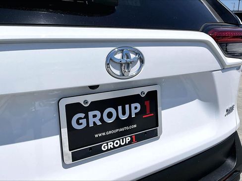 Used 2021 Toyota RAV4 XLE FWD image 30