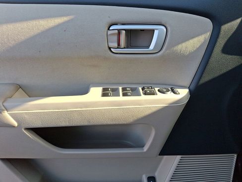 Used 2015 Honda Pilot LX image 19
