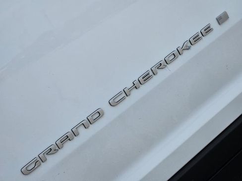 Used 2024 Jeep Grand Cherokee L Limited w/ Luxury Tech Group II AWD/4WD image 7