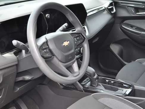 Used 2024 Chevrolet TrailBlazer LT FWD image 8