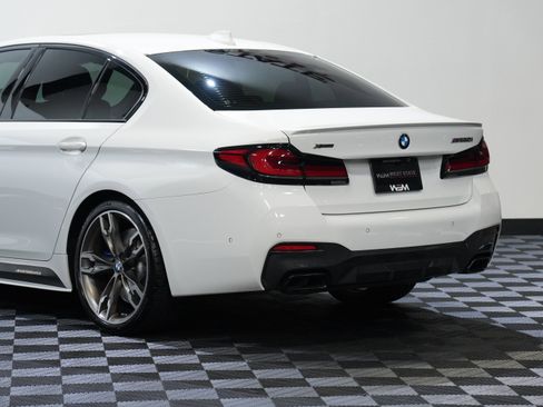 Used 2021 BMW M550i xDrive w/ Executive Package AWD/4WD image 16