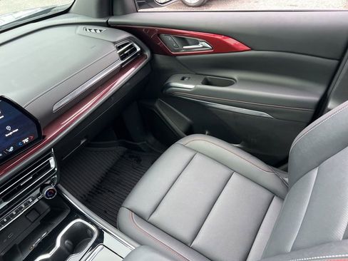 Used 2025 Chevrolet Traverse Z71 w/ Driver Confidence Package image 30