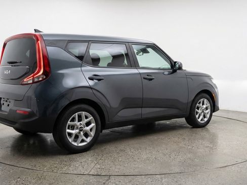 Used 2025 Kia Soul LX w/ LX Technology Package FWD image 9