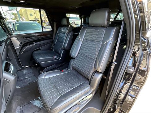 Used 2023 Cadillac Escalade Sport Platinum AWD/4WD image 19