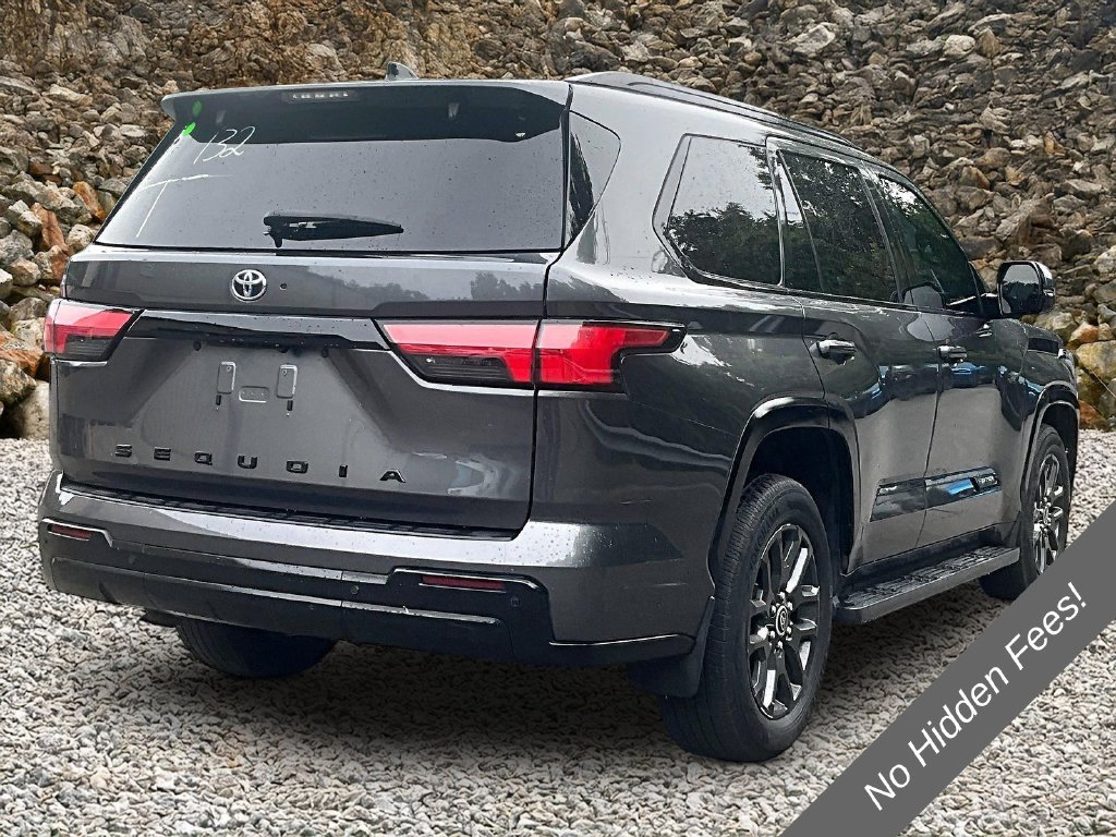 Used 2023 Toyota Sequoia Platinum AWD/4WD image 2