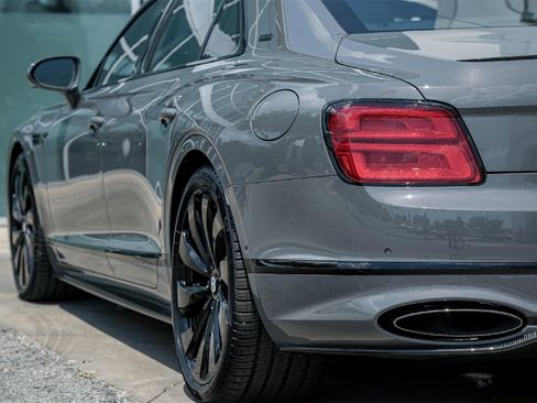 New 2025 Bentley Flying Spur Plug-In Hybrid image 12