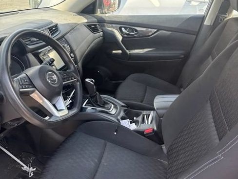 Used 2018 Nissan Rogue S AWD/4WD image 3