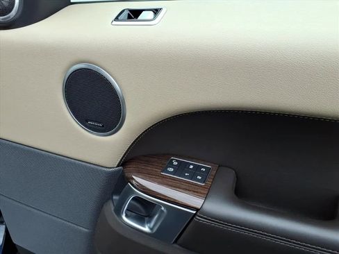 Used 2020 Land Rover Range Rover Sport HSE image 12