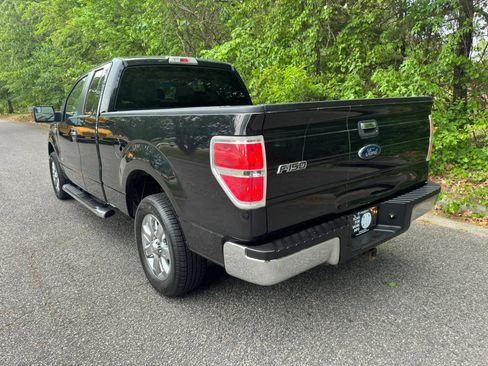 Used 2013 Ford F150 XLT w/ XLT Chrome Pkg image 2