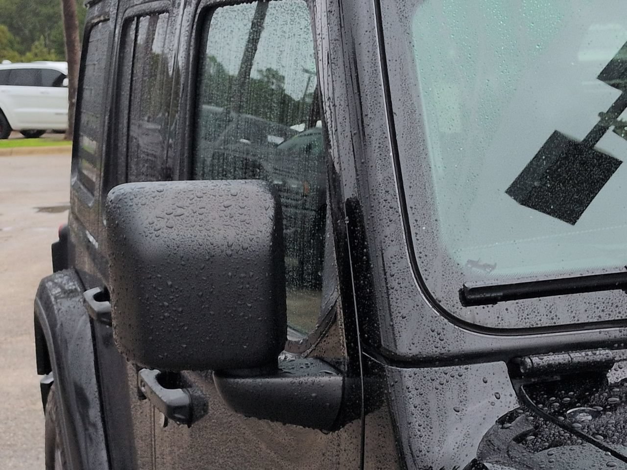 Used 2019 Jeep Wrangler Unlimited Sahara AWD/4WD image 11