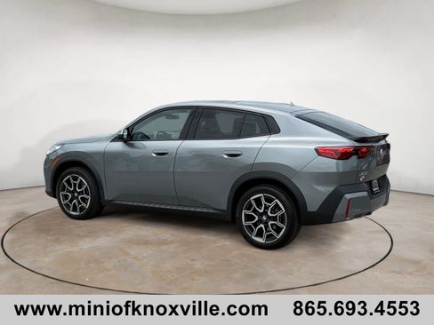 Used 2025 BMW X2 xDrive28i AWD/4WD image 5