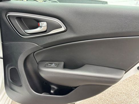 Used 2015 Chrysler 200 C image 21