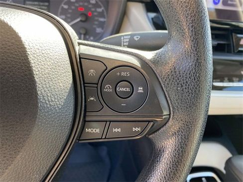 Used 2023 Toyota Corolla LE image 21