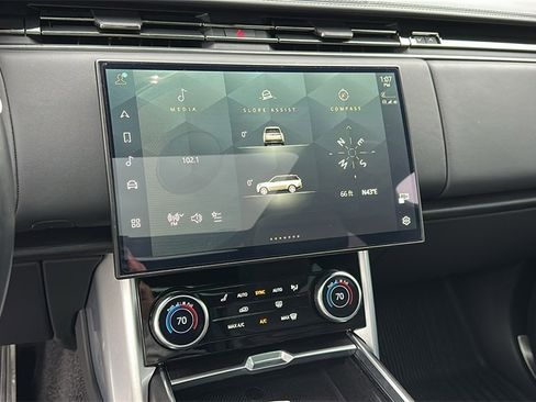 Certified 2023 Land Rover Range Rover SE image 16