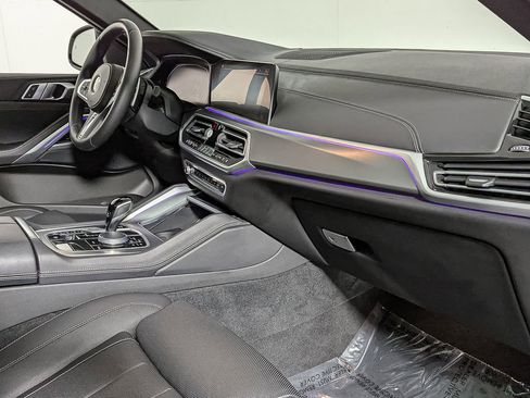 Used 2022 BMW X6 xDrive40i w/ M Sport Package image 29