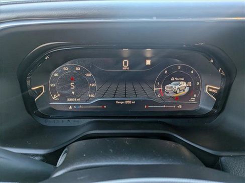 Used 2023 GMC Yukon XL Denali image 12