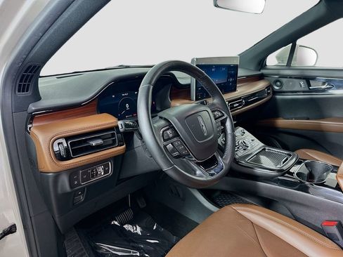 Used 2021 Lincoln Nautilus Reserve FWD image 4