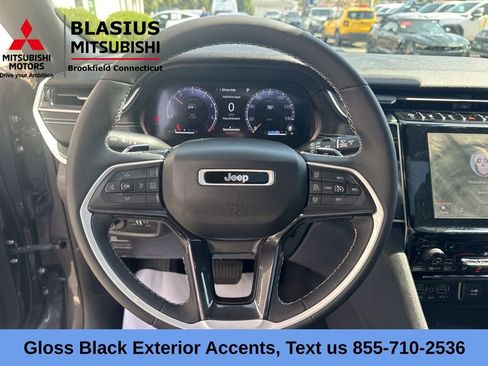 Used 2023 Jeep Grand Cherokee Altitude AWD/4WD image 29