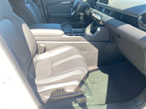 Certified 2025 Honda Pilot EX-L image 32