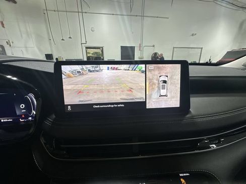 Used 2023 INFINITI QX60 Sensory w/ Vision Package AWD/4WD image 29