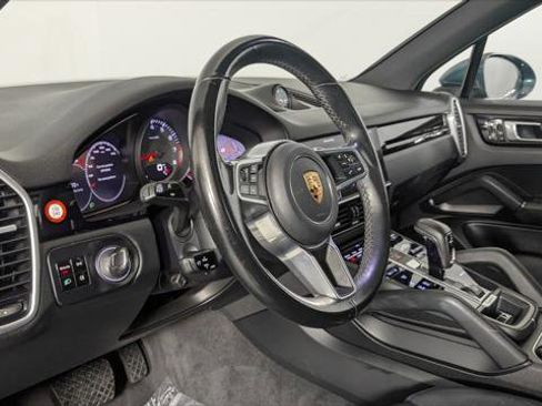Used 2019 Porsche Cayenne image 24
