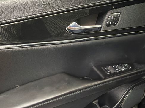 Used 2023 Lincoln Nautilus FWD w/ Premium Package image 32
