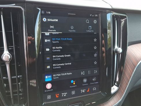 Certified 2023 Volvo XC60 B5 Plus w/ Climate Package image 17