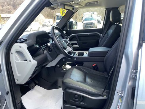 Used 2020 Land Rover Defender 110 First Edition image 9
