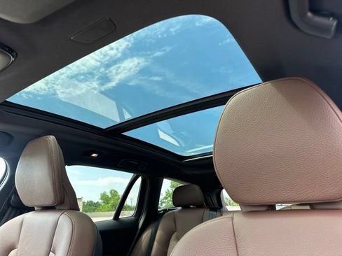 Certified 2025 Volvo V60 B5 Cross Country Plus AWD/4WD image 19