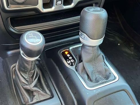 Used 2021 Jeep Wrangler Unlimited Sport AWD/4WD image 25